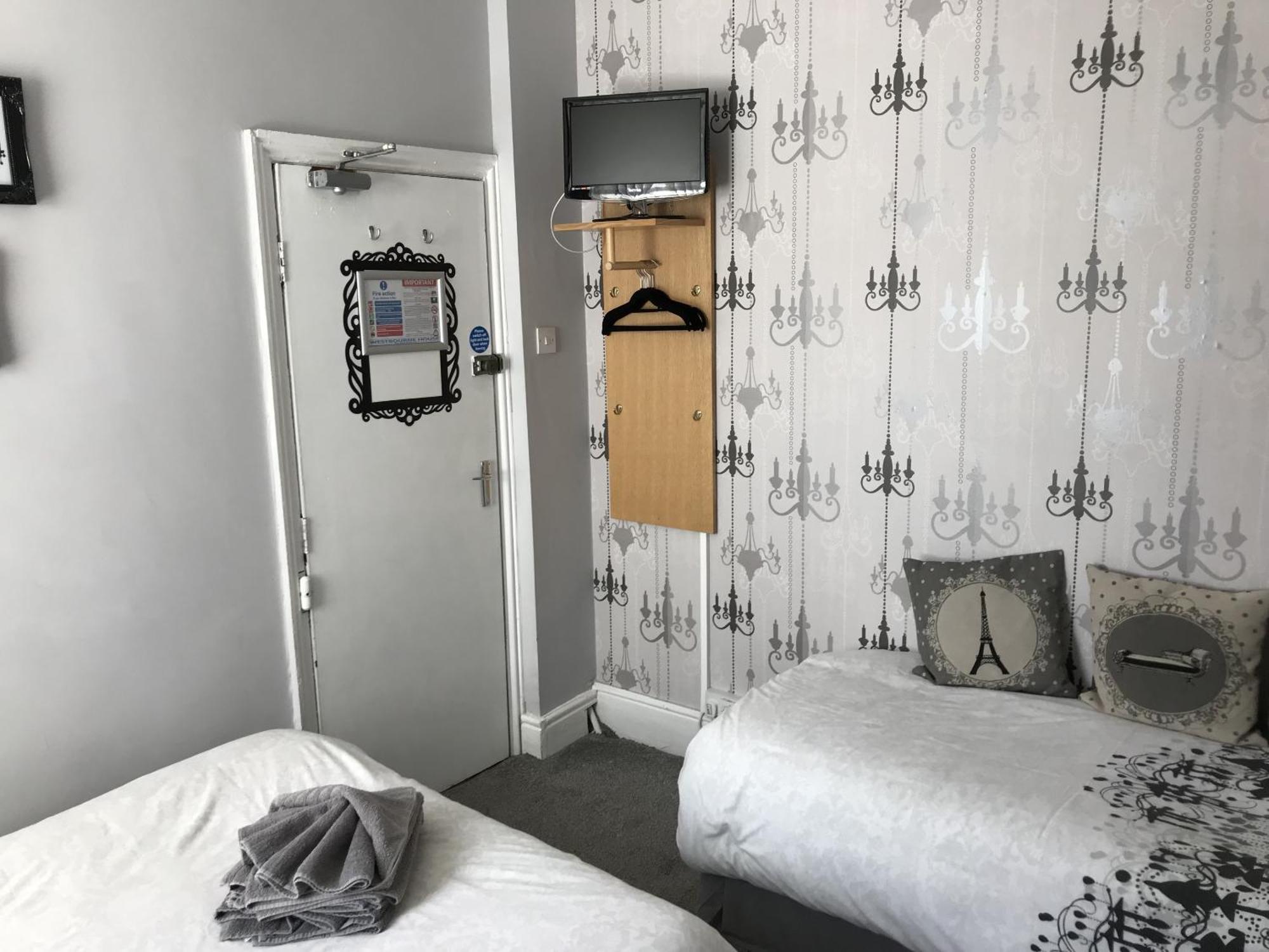 Westbourne House Bed & Breakfast Блекпул Екстериор снимка
