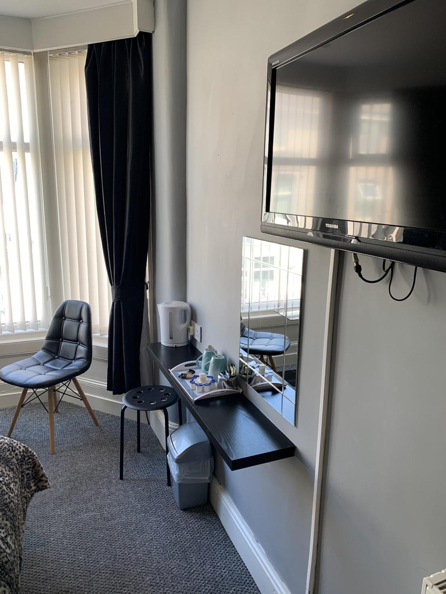 Westbourne House Bed & Breakfast Блекпул Екстериор снимка