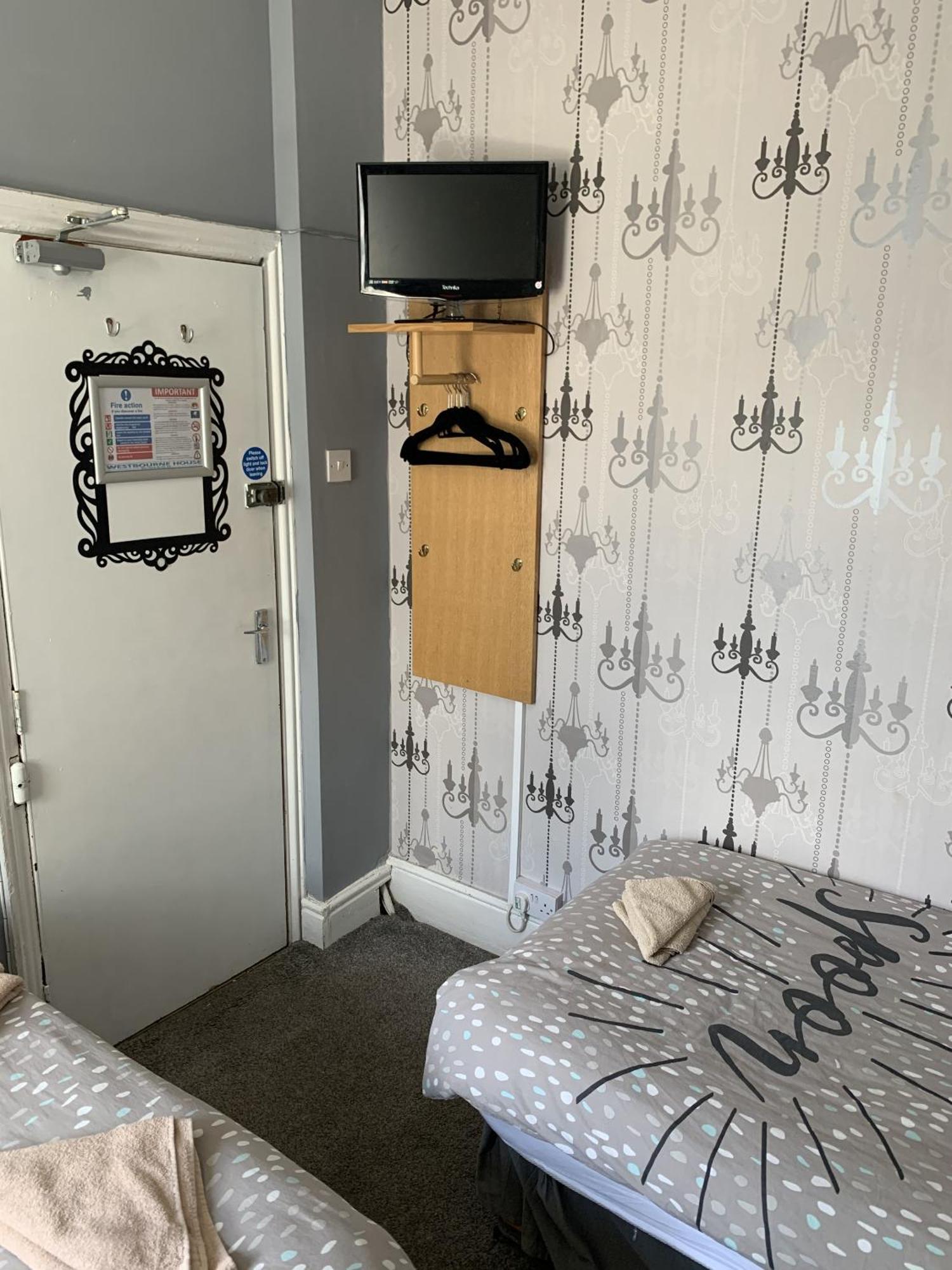 Westbourne House Bed & Breakfast Блекпул Екстериор снимка