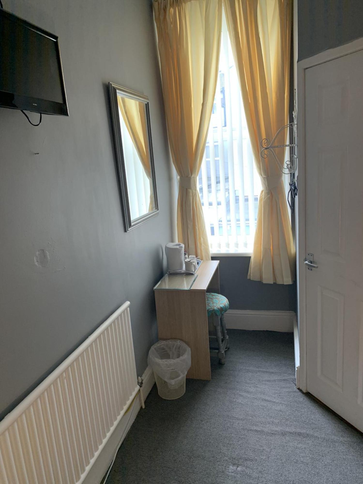 Westbourne House Bed & Breakfast Блекпул Екстериор снимка
